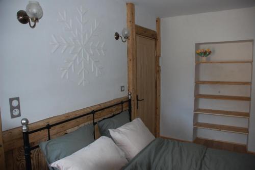 Cons-Sainte-Colombe Cama Y Desayuno | Gite les 4 Saisons - chambre Hiver
