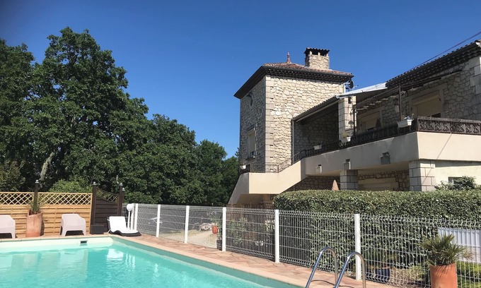 Salavas Cabaña | GITE LES BUIS -MAS DE ROBLE ANTIGUO-CON PISCINA -AU PAZ