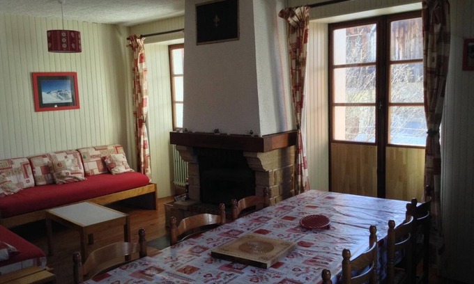 Notre-Dame-du-Pre Casa | Gite located 7km from the slopes of Montalbert/La Plagne (Paradiski area link with Les Arcs, one of the