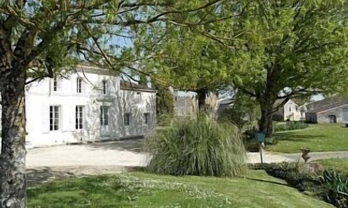 Migron Cabaña | Casa rural cerca de Matha y Cognac, Private Media Sunken Piscina Climatizada, Jardín cerrado ..