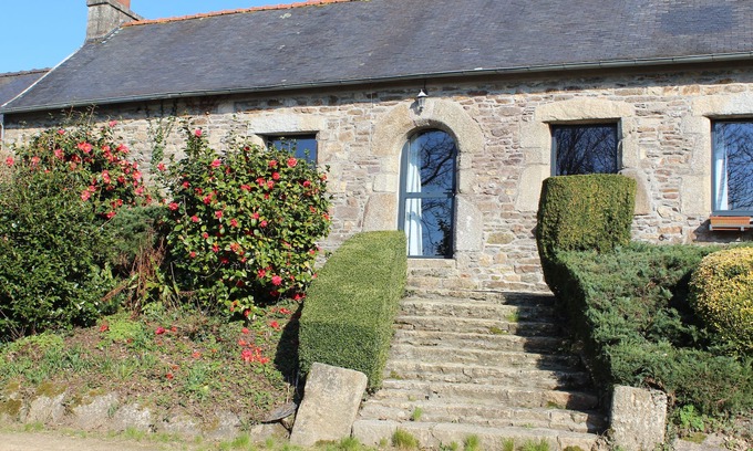 Plouegat-Moysan Casa | Gite of character in Britanny, peace and comfort, park, restaurant, sea 15km