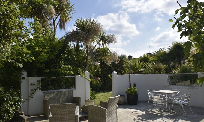 Surtainville Casa | Gîte - parking - pool in summer - sea and stores