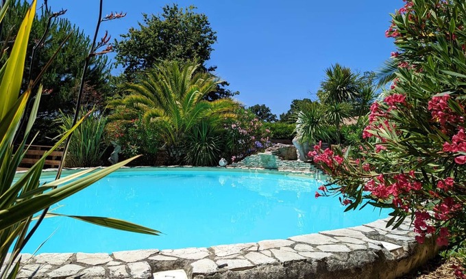 Sud Charente Cabaña | Casa rural Reignac, 5 dormitorios, 12 personas