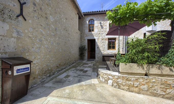 Pessac-sur-Dordogne Casa | Casa rural en el corazón de los viñedos de Burdeos.