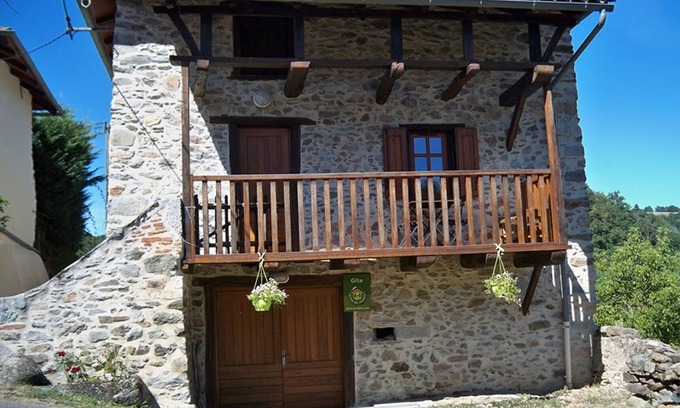 Saint-Etienne-de-Maurs Cabaña | Gite Saint-Étienne-de-Maurs, 1 bedroom, 3 persons