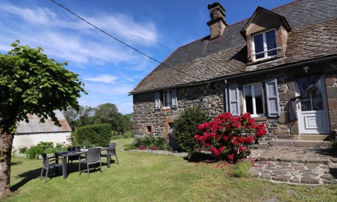 Saint-Bonnet-de-Salers Cabaña | Gite Saint-Bonnet-de-Salers, 3 bedrooms, 6 persons