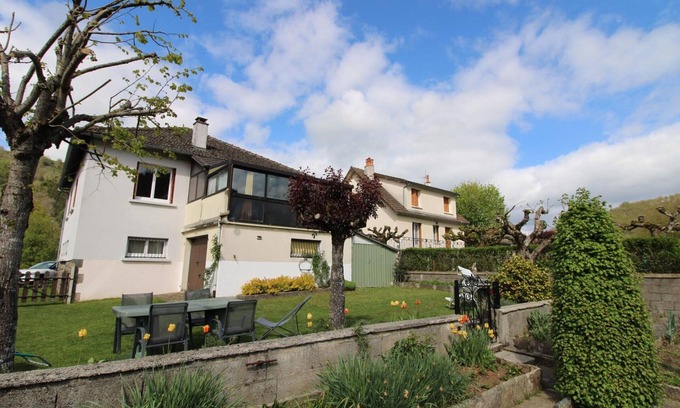 Saint-Martin-Valmeroux Cabaña | Gite Saint-Martin-Valmeroux, 2 bedrooms, 3 persons