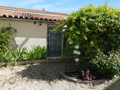 Les Herbiers Apartamento | Gite - Studios Marie Barrault