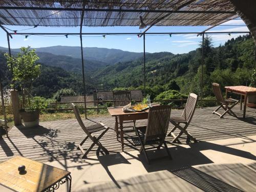 Saint-Germain-de-Calberte Apartamento | Gite très belle vue au cœur des Cévennes