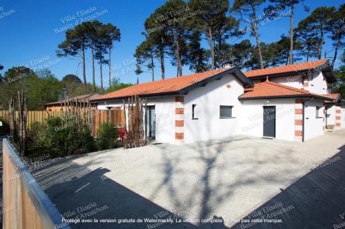 Ares Apartamento | Gite Villa Elisaia location de meublés de tourisme chez l'habitant
