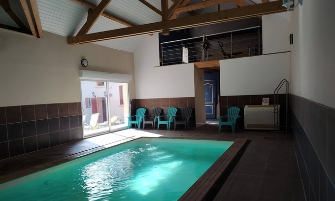 Mont-Saint-Jean Casa | ALQUILER CON PISCINA CLIMATIZADA INTERIOR, SALÓN DEPORTIVO, BORDE DE BOSQUE