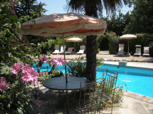 St.-Remy-de-Provence Casa | Gites Climatisés Piscine Chauffée La Balancelle