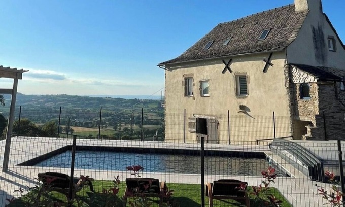 Goutrens Casa | casas rurales LE CABANON