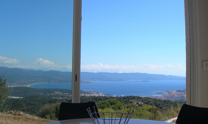 Alata Casa | Villa a 10 minutos de las playas y vistas panorámicas al mar