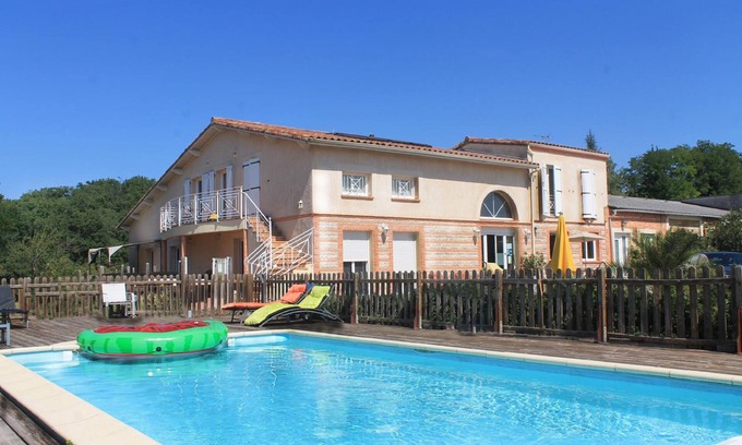 Latrape Apartamento | Gites Ushuaia with outdoor pool