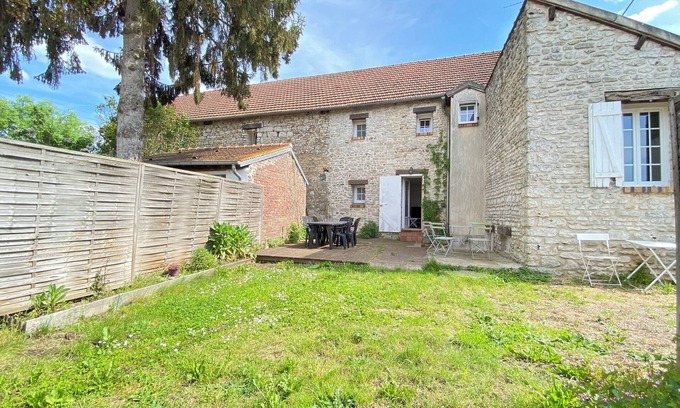 Gommecourt Cabaña | Giverny, near : charming gîte, 3 bedrooms + garden