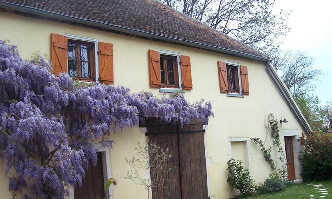 Givry Hotel | Givry Quiet casa de huéspedes en la costa Chalonnaise