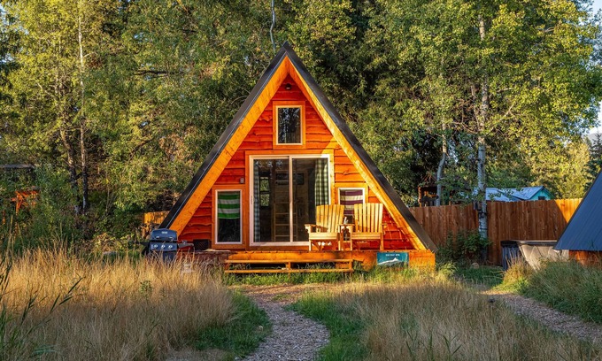 Coram Cabina | Glacier Nat'l Park A-frame w/ hot tub- ElkCalf Mountain A-Frame, GNP basecamp!