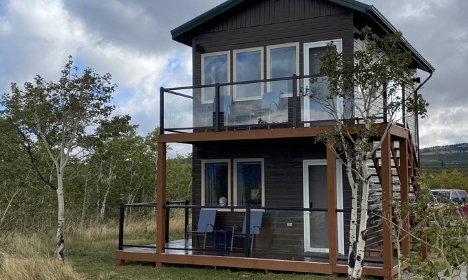 Babb Casa | Glacier Quarry - New, 2 Story home overlooking the Rockies and the St Mary Lakes