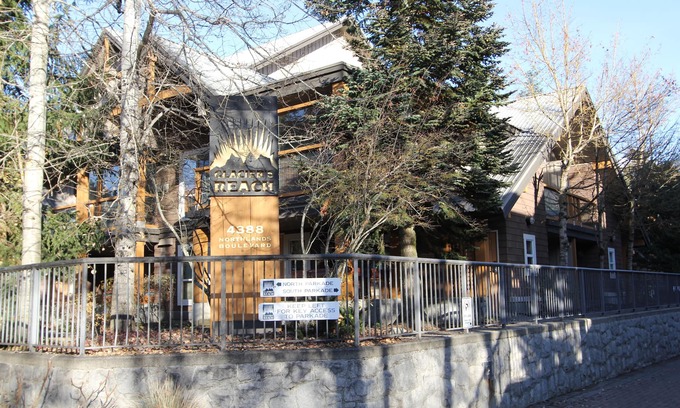 Village North Condominio | Glacier's Reach by Whistler Retreats