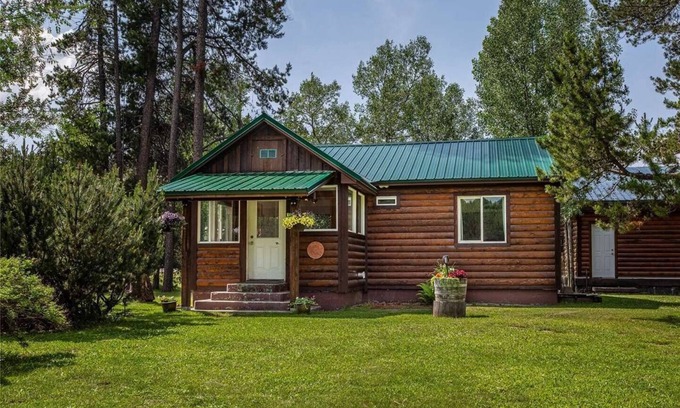 Coram Cabina | Glacier Trails Highline Cabin