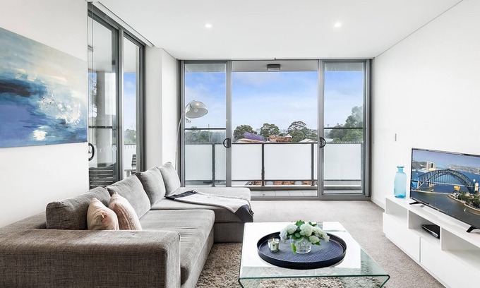 Gladesville Apartamento | Gladesville- GLAD1- Monash Road - Sunny 2BR Corner Apartment with Terrace in Monash Hill