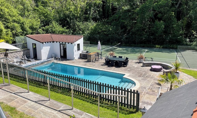 Wenvoe Casa | GLAMORGAN HOUSE, pet friendly, luxury holiday cottage in Cardiff