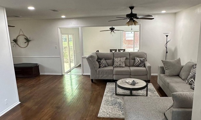 North Richland Hills Casa | Glamorous Cozy Fort Worth Home