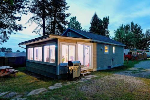 Saint-Michel-des-Saints Casa | Glamping chalet on campsite Boat Lac Naviguable