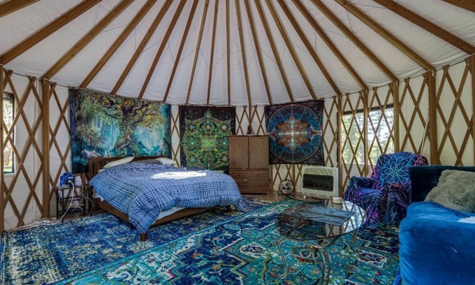 Missoula Apartamento | Glamping getaway at zenful woodland yurt