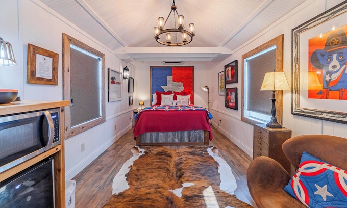 Spicewood Cabina | Glamping in Spicewood TX Hill Country~ Cabin 4 The Gus at Green Acres