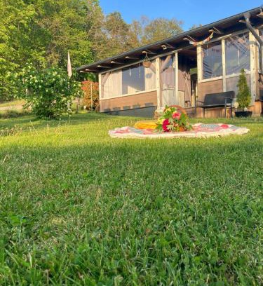 Chrastany Otro | Glamping Karavan u Konopiště