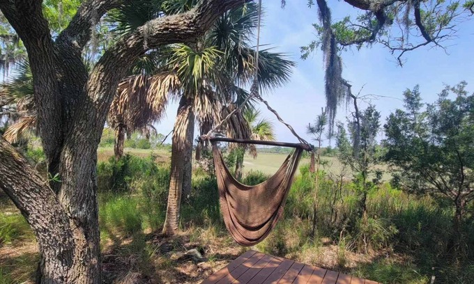 Beaufort Alquiler De RV | Glamping Tent getaway suite. Connect with Mother Nature, unplug, and unwind!