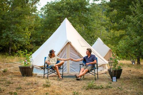 Burnt Ranch Otro | Glamping Tent with Farm Meals, Hike Trails & Kayaks