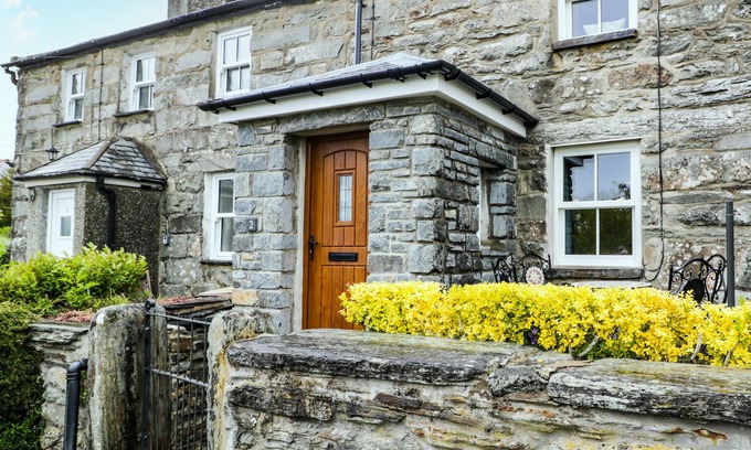 Talsarnau Cabaña | GLAN Y WERN COTTAGE, pet friendly, with a garden in Talsarnau