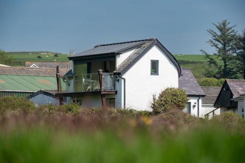 Cylch-Y-Garn Casa | Glan Yr Afon