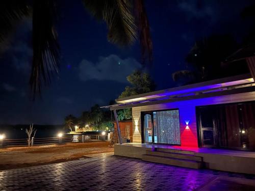 Tonse West Cabina | Glasswater by THE BACKWATER HOMESTAY