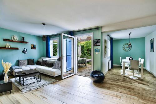 Gleize Casa | Gleizé cottage