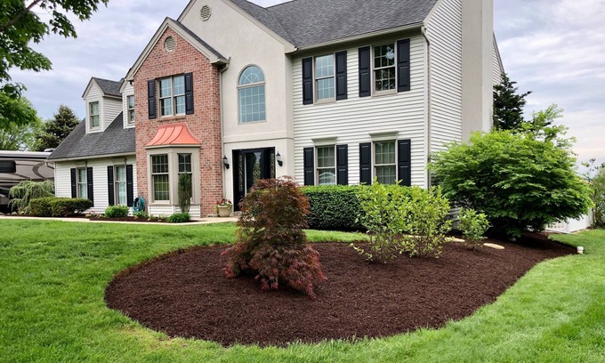 Narvon Casa | Glen Oaks Colonial Home