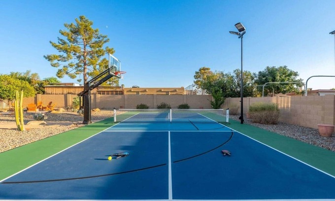 Glendale Casa | Glendale Paradise | Pool | Pickleball | Putt-Putt