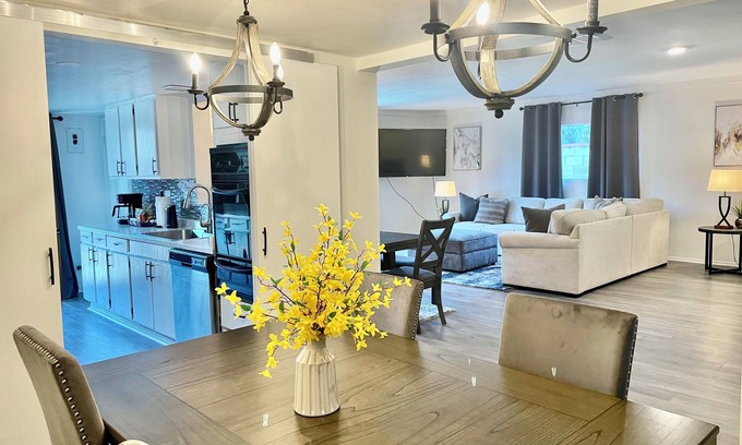 Azusa Casa | Glendora Pool Home Retreat