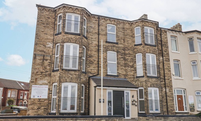 Redcar Cabaña | GLENHOLME APARTMENT 2, pet friendly in Redcar