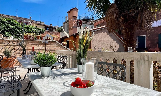 Cannaregio Apartamento | Glicine Terrace (Residence Flowery)