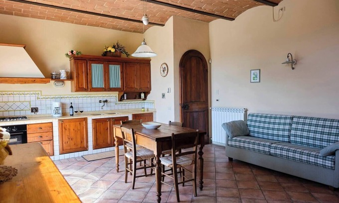 Tavarnelle Val di Pesa Apartamento | Glicini 1, holiday home with pool 30' from Florence