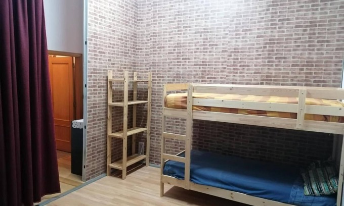 Albarraque Apartamento | Global Guests - Cama en dormitorio mixto de 6 camas