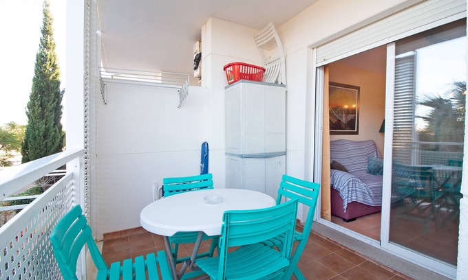 Playa de Almarda Apartamento | Global Properties: Apartamento con piscina en la playa de Corinto