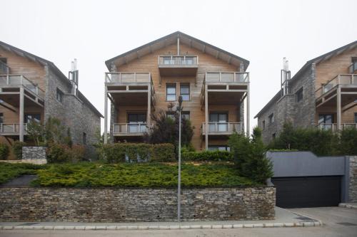 Kfardebian Apartamento | Gloom 3-BR Apt in Tilal Faqra