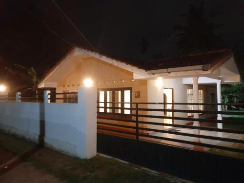 Seeduwa - Katunayake Casa | Gloria Cottage Non AC