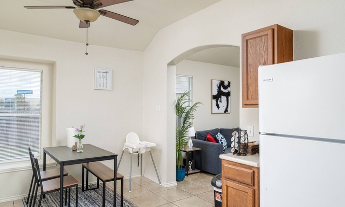 Wetmore Casa | Glorious 3 bedroom home/Near Randolph AFB/No stairs.