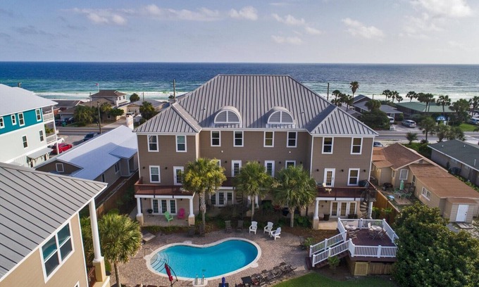 Kiska Beach Casa | Glory Daze Beach House - Beach, Pool, Sleeps 14, Family Fav, West End of PCB
